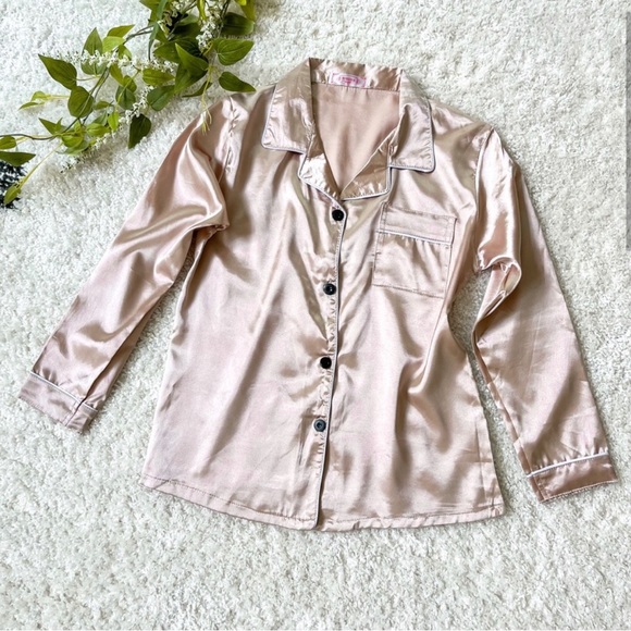 💫 Satin Long Sleeve Pajama SET 💫 - Picture 3 of 7